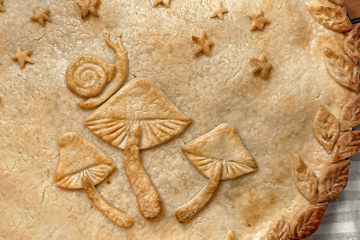 Welcome in the fall season with this simple apple pie inspired